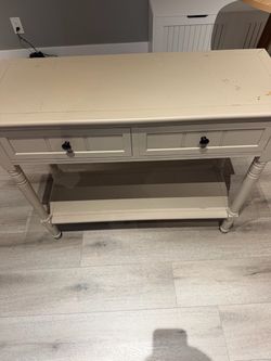 Dresser console