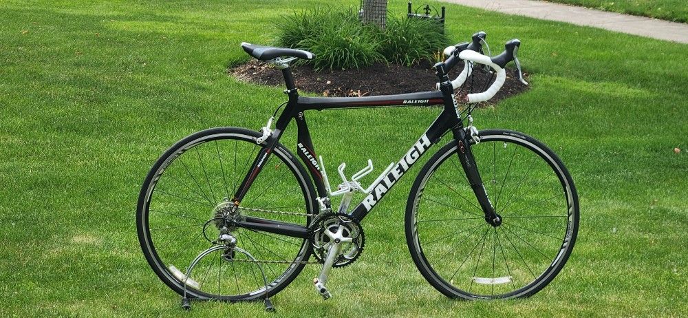 RALEIGH EC70 FULL CARBON ROAD BIKE - 57.15 CM - (3×9) - TUNED 