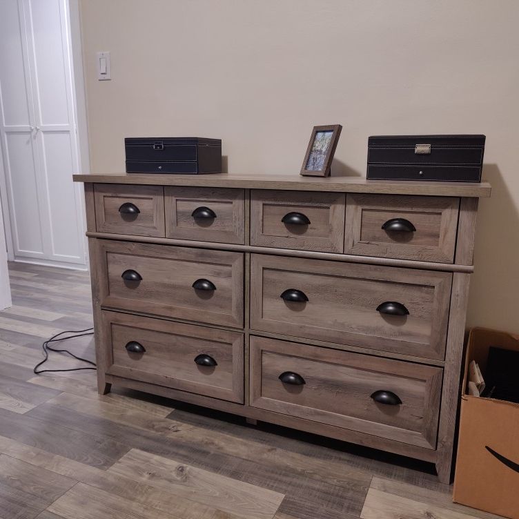 Welwick Designs New Dresser (Open box) for Sale in Los Angeles, CA
