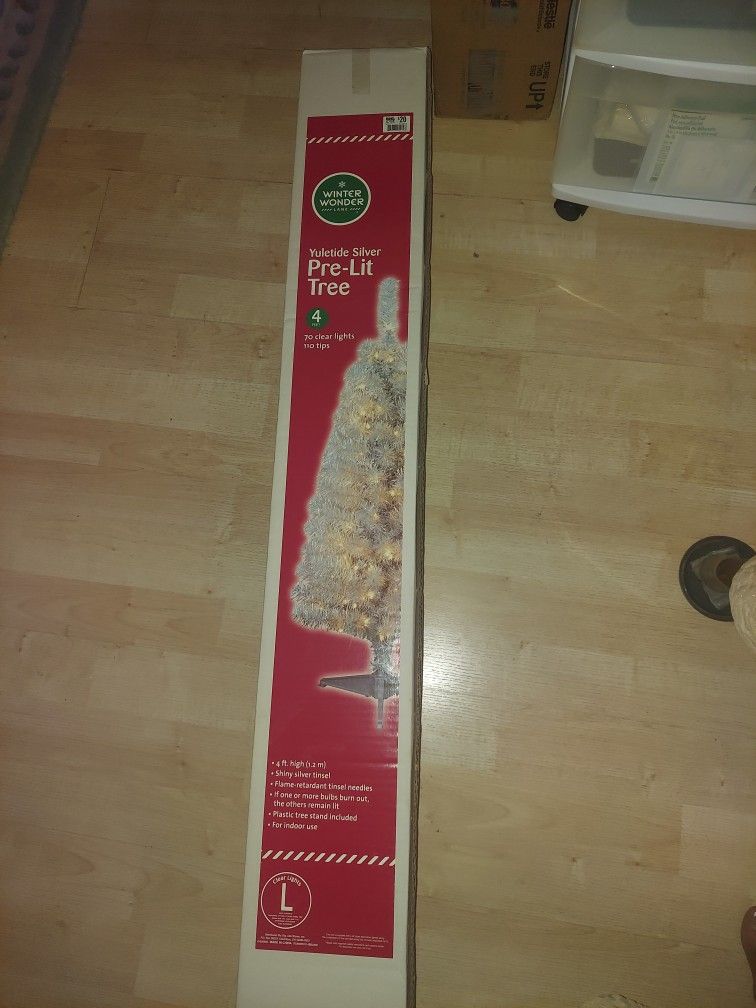 Pre Lit 4 Feet Christmas Tree