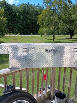 Deezee stainless steel tool box