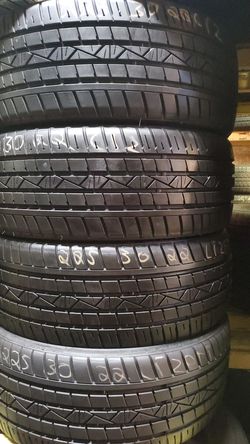 225/30/22 Excellent Lizetti Tire Set