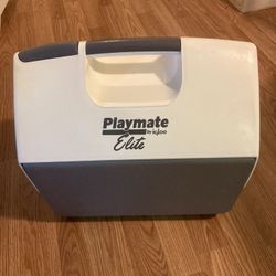  Playmate Cooler Excellent Condition