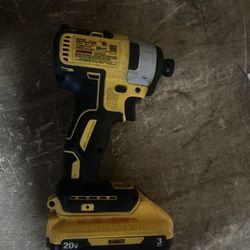 DeWalt 20V MAX ATOMIC 1/4 in. Cordless Brushless 3-Speed Impact Driver Kit (Battery & Charger)