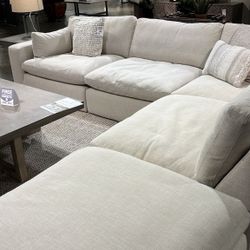 ELYZA LINEN  SECTIONAL