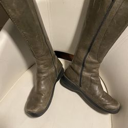 Keen Distressed Leather Woman Boots Size 9.5