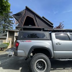 No Name Roof Top Tent