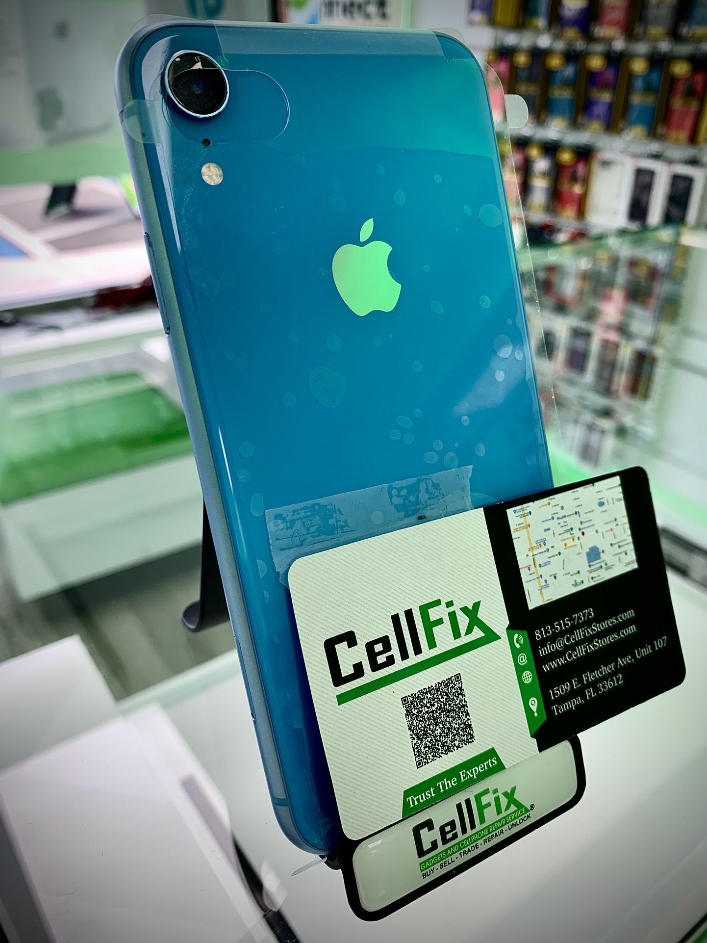 iPhone XR 64GB UNLOCKED