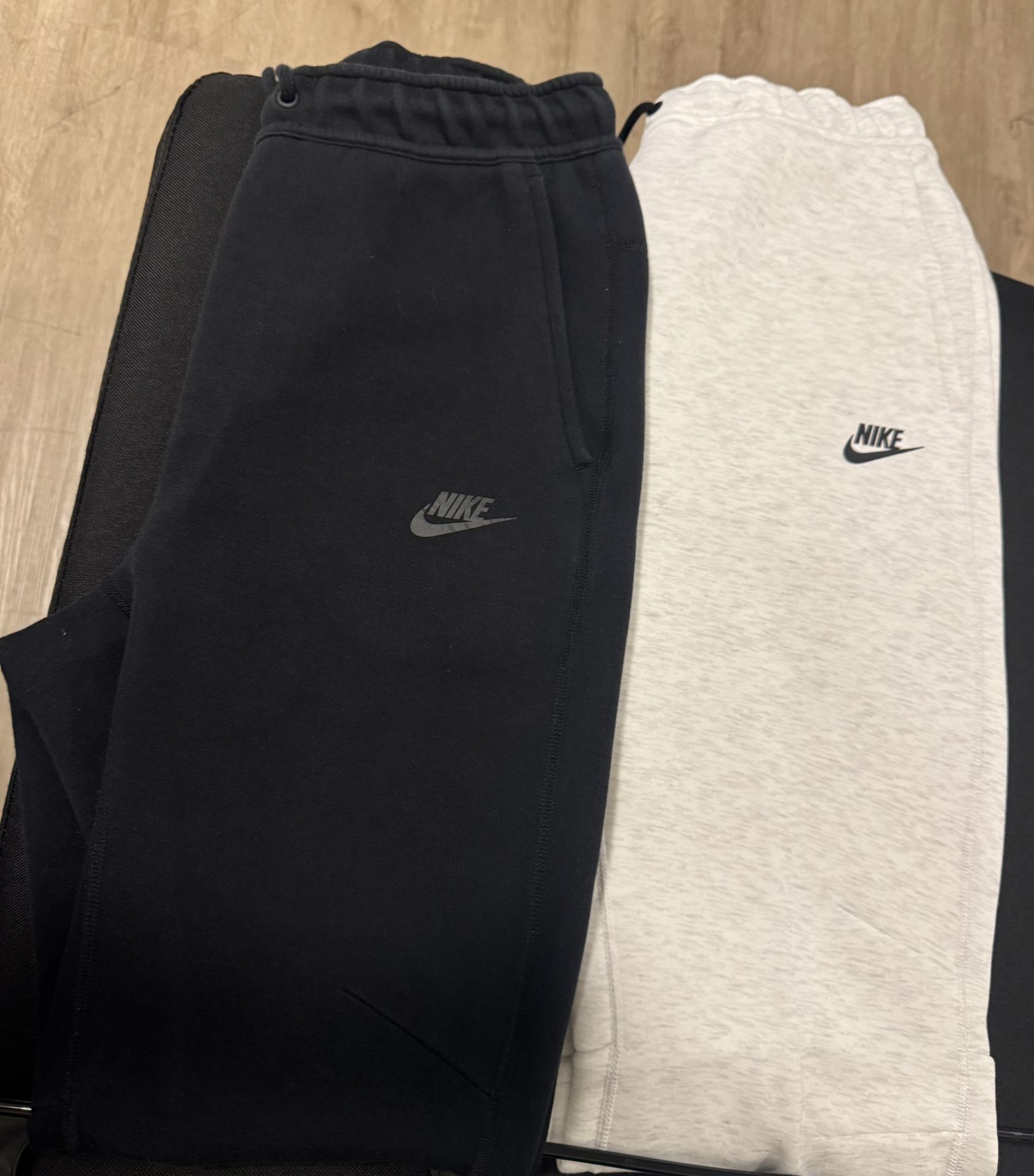 Nike Tech Joggers