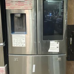 Samsung 36 Inch Wide 26.5 Cu. Ft. Energy Star Rated Full Size Refrigerator with Family Hub