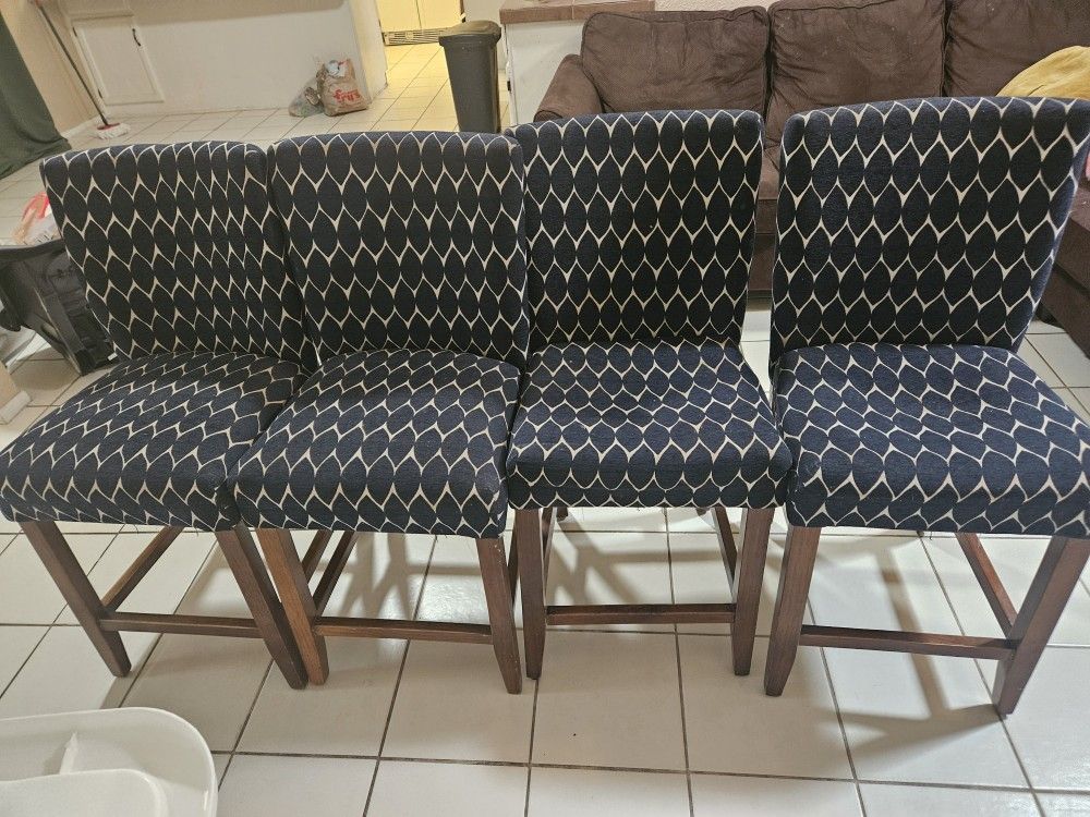 Dining room chairs (4)