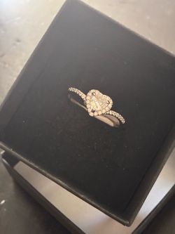 Hermoso anillo de compromiso Plata 925