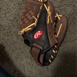 Rawlings Baseball Glove