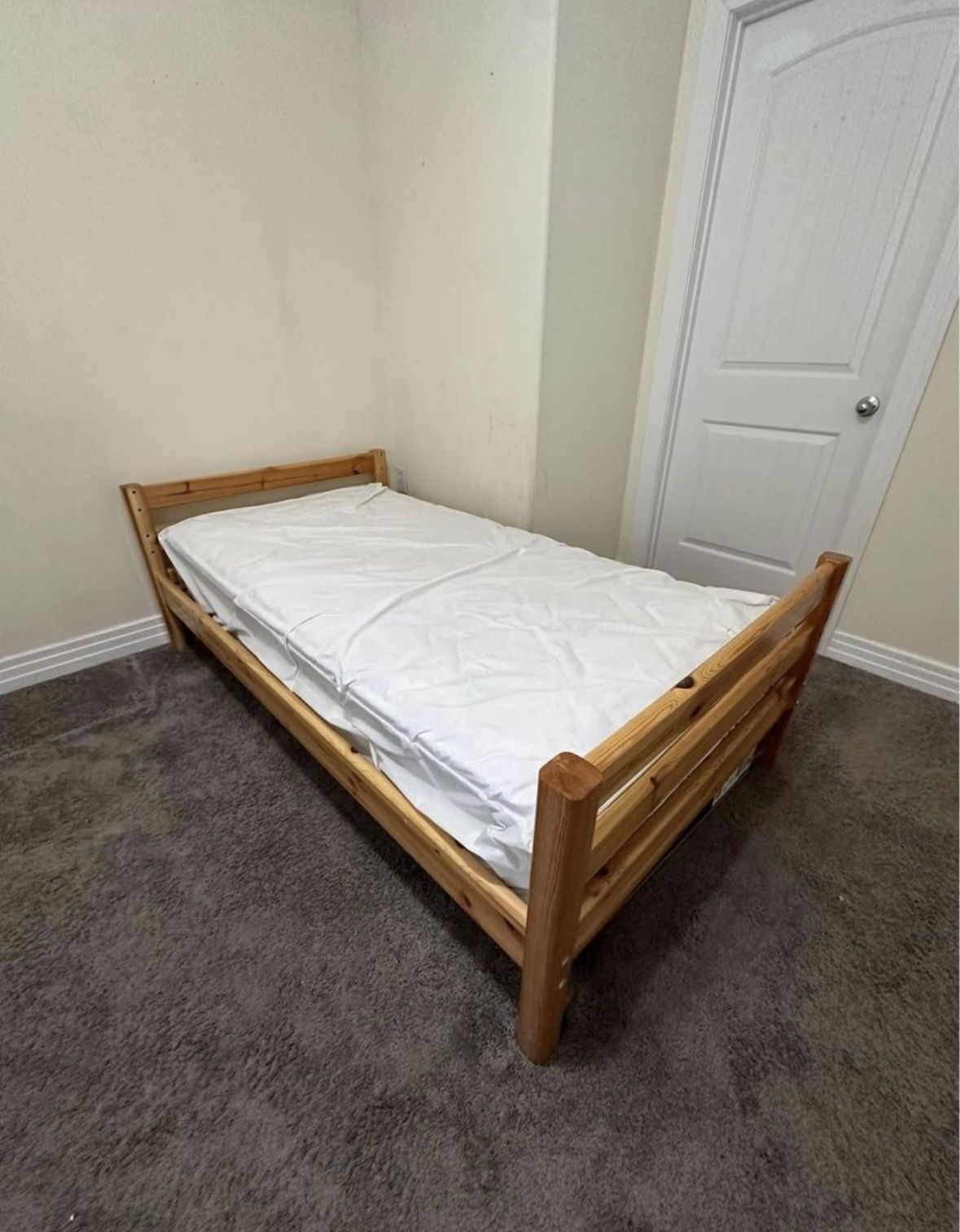 twin mattress and bed frame