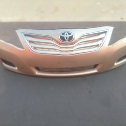 2011-2012 Toyota Camry Complete Front Bumper With All The Accessories.