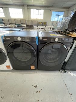 New Whirlpool Set 4.5 Cu Ft Washer and Dryer Gas / 1 Years Warranty
