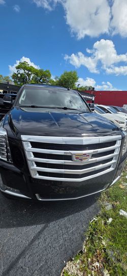 2019 CADILLAC ESCALADE
