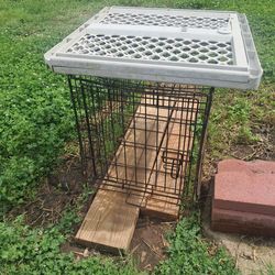 24 inch cage with Door Gate