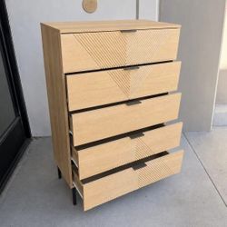 New In Box 47.25 Inch Tall 5 Drawer Wood Flute Dresser Closet Organizer Living Room Hallway Entry Way 