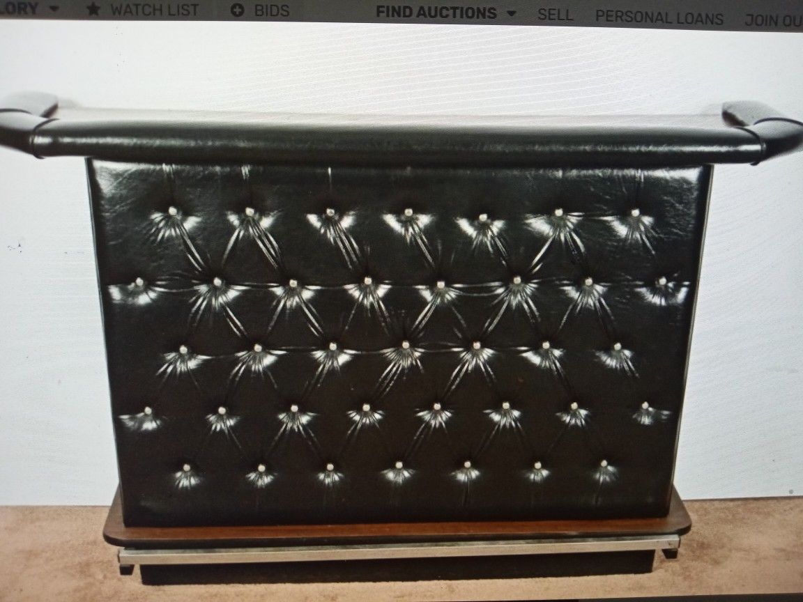 Black Leather Bar &Stools