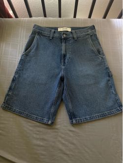 Hollister jorts  w28 could fit 29-31 cuz of the baggyness