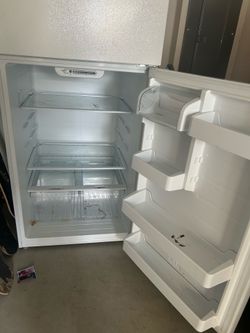 Refrigerator m