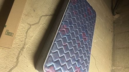 Twin mattress