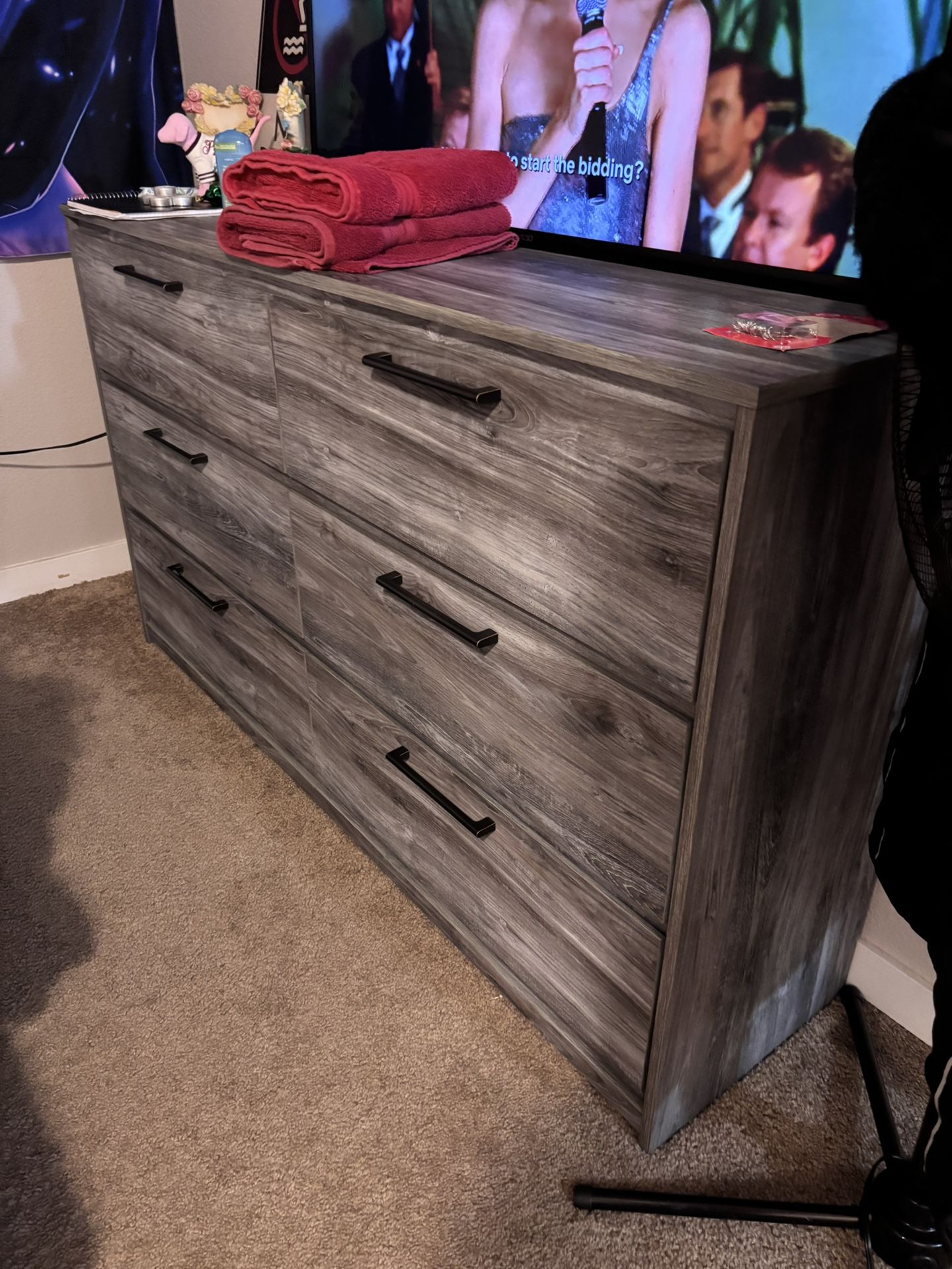 queen size bedroom set (mattress not included)