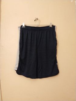 Reebok Men's Black and Gray Athletic Shorts Size Large

