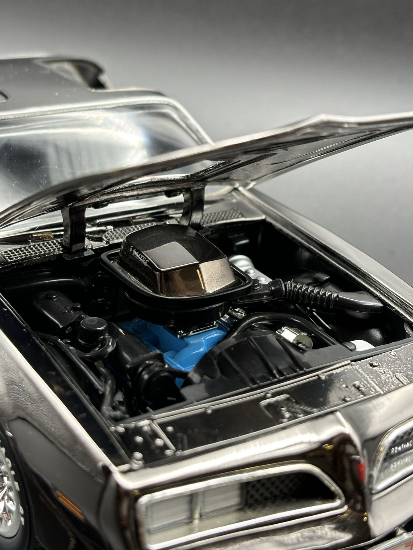 1977 Pontiac Firebird Trans Am - Rare Metallic Silver Gray, 1:18