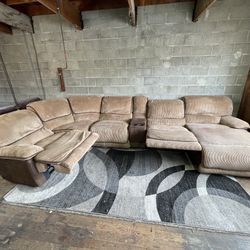 Wrap Around Reclining Sectional Couch “WE DELIVER”