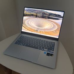 Samsung Galaxy Book4 Edge 14" AMOLED Touch-Screen, Qualcomm Snapdragon X Elite 3.4Ghz, 16GB, 512GB, Sapphire Blue, Copilot+ PC