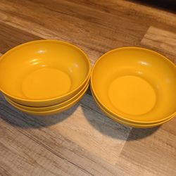 Tupperware Bowls 