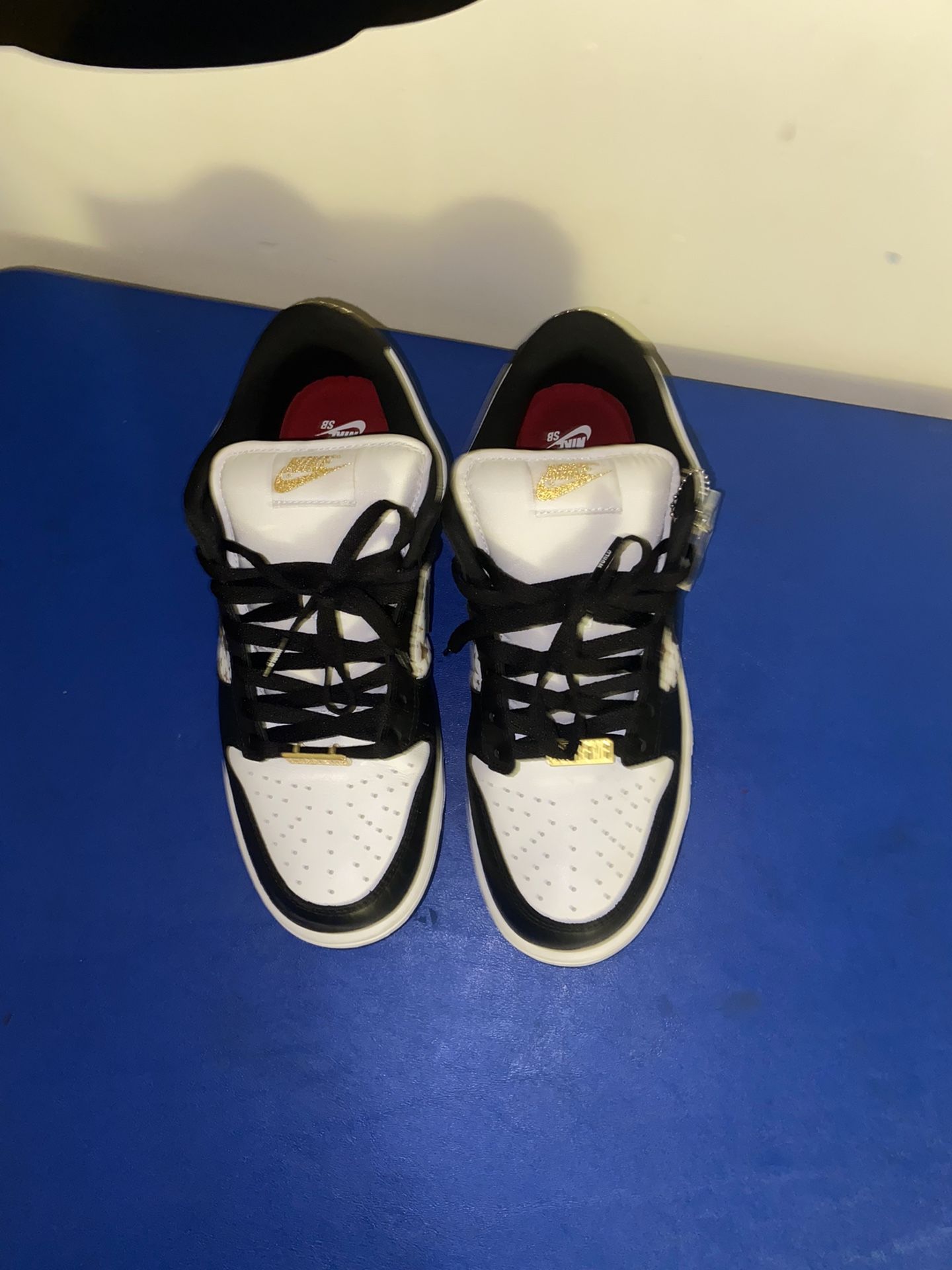 Nike SB Dunk Low Supreme Stars Black