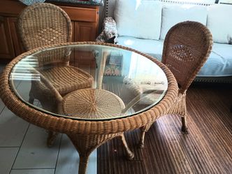 Wicker Glass Table W/Chairs