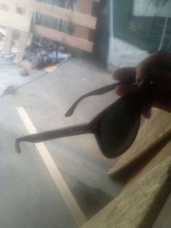 Ray bans polarized made in Italy no scratches