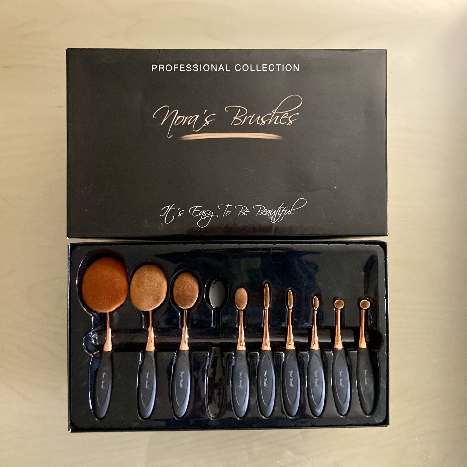 Nora’s Makeup Brush Set