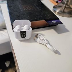 Bluetooth Earbuds New.. Good Sound 