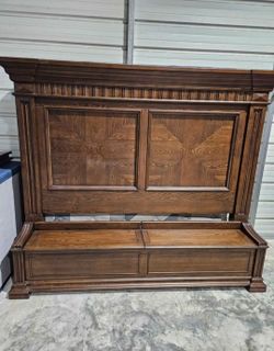 Havertys King Storage bed Breckenridge