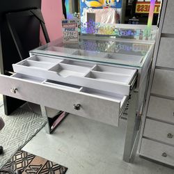 Hello Kitty Vanity Desk With Mirror Set 