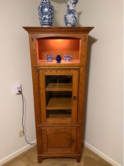 Lighted Display Cabinets (Qty 2)