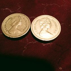 1983 Elizabeth II 1 Lb Coin