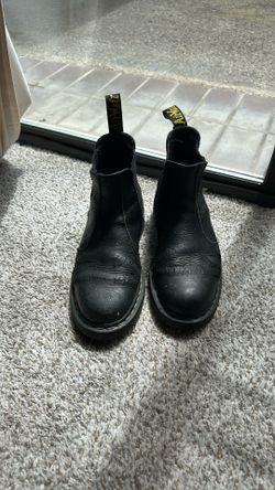 Doc Martin Boots/shoes