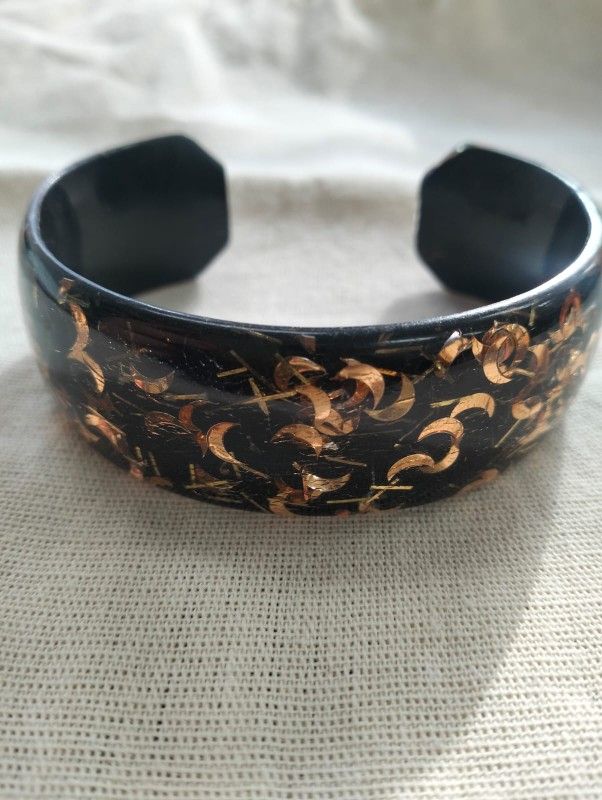 vintage lucite confetti bracelet