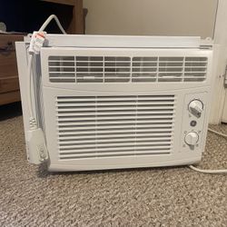 Perfect GE Window Air Conditioner Suitable For Small Rooms Up To 150 sq ft, With Dimensions Around 12 9/16" H x 16 7/16" W x 15" D