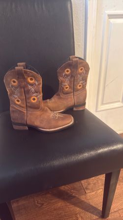Cowgirl square toe, leather sunflower boots / size 2