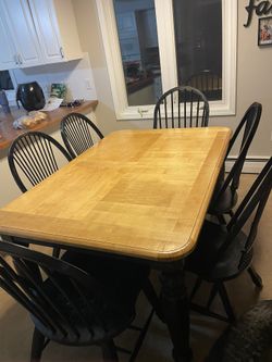 Kitchen Table And 6 Chairs