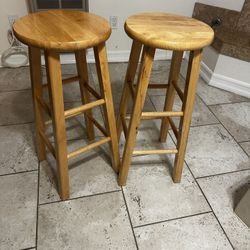 Solid wood bar stools – sturdy, no wobble