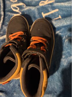 Kids shoes size 11
