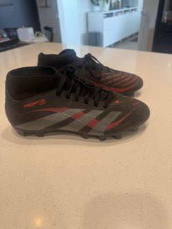 Soccer Cleats Adidas Predator Kids US 7